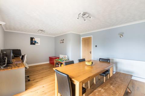 2 Beech Close, Blindley Heath, Lingfield, RH7 6JE