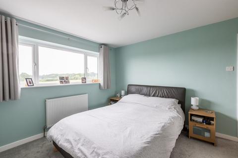 2 Beech Close, Blindley Heath, Lingfield, RH7 6JE