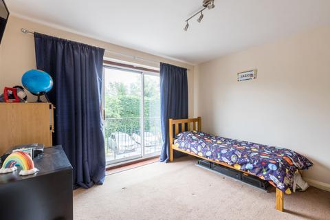 2 Beech Close, Blindley Heath, Lingfield, RH7 6JE