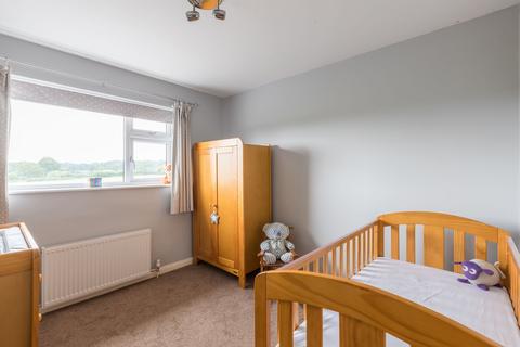 2 Beech Close, Blindley Heath, Lingfield, RH7 6JE