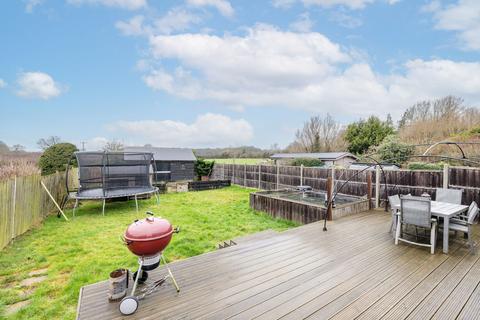 2 Beech Close, Blindley Heath, Lingfield, RH7 6JE