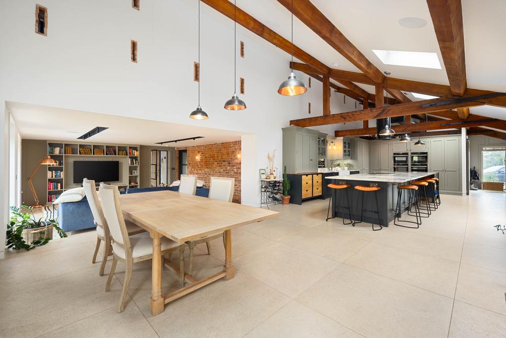 20231011-1132 Maison Haus - Blakeley Stables, Knut