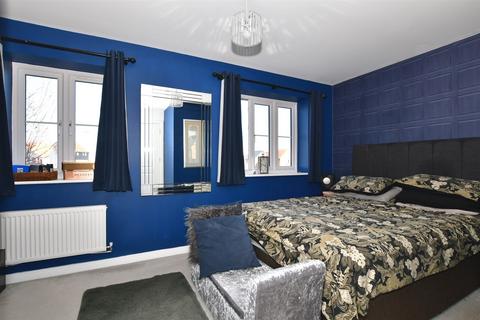 12 Lodding Salts Road, Gravesend, DA12 2FD