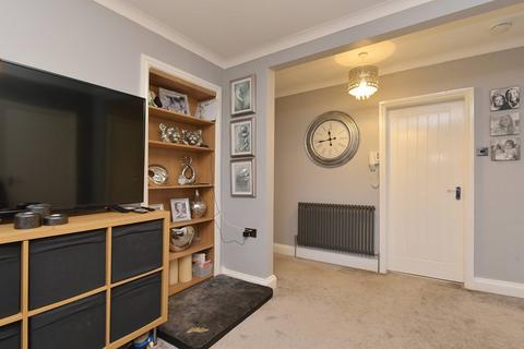 20/4 Captains Drive, Edinburgh, EH16 6QW