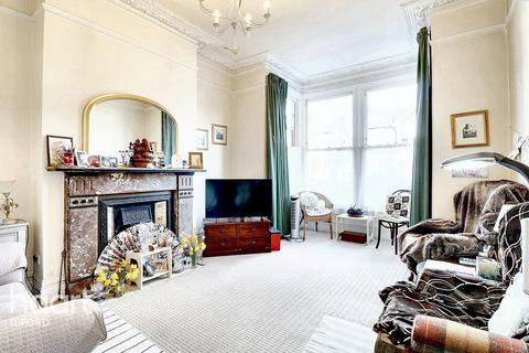 5 Redcliffe Gardens, Ilford, IG1 3HQ