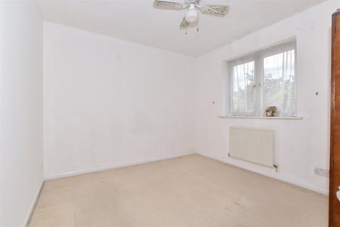 4 Box Close, Laindon, Basildon, SS15 4AG