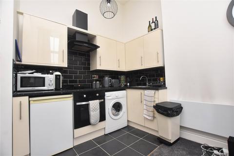 1 bedroom apartment for sale - Flat 15, Victoria Court, Victoria Mews, Morley, Leeds, West Yorkshire