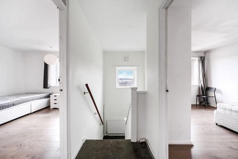 92 Ronver Road, London, SE12 0NJ
