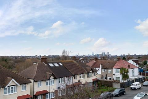 92 Ronver Road, London, SE12 0NJ