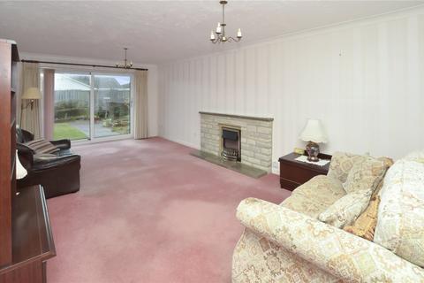 15 Arnold Close, West Moors, Ferndown, BH22 0LD