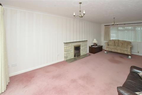 15 Arnold Close, West Moors, Ferndown, BH22 0LD