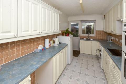 15 Arnold Close, West Moors, Ferndown, BH22 0LD