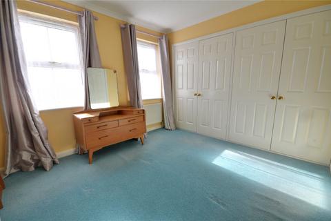 18 Brooklands Way, East Grinstead, RH19 1DE