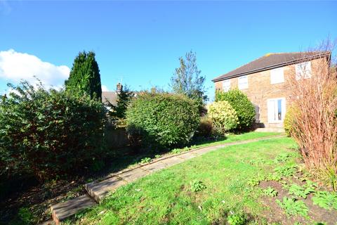 18 Brooklands Way, East Grinstead, RH19 1DE