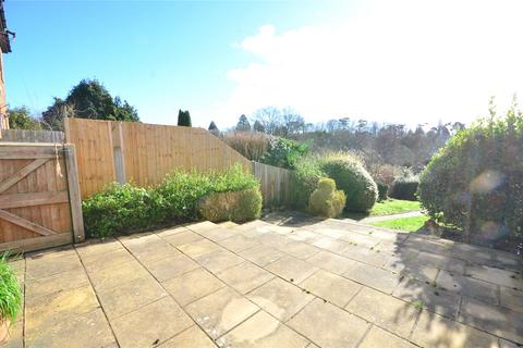 18 Brooklands Way, East Grinstead, RH19 1DE