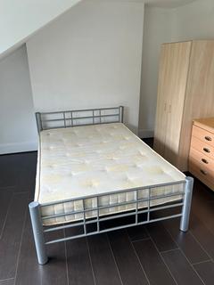1 bedroom in a house share to rent - Dunsmure Road, Stamford Hill, London N16