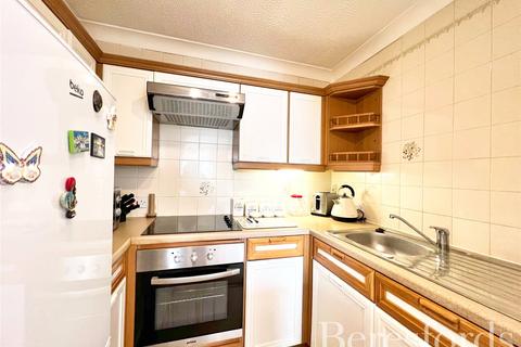 1 bedroom apartment for sale, Fentiman Way, Hornchurch, RM11