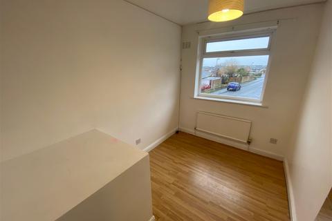 62 Arnside Avenue, Chadderton, Oldham, OL9 9DJ