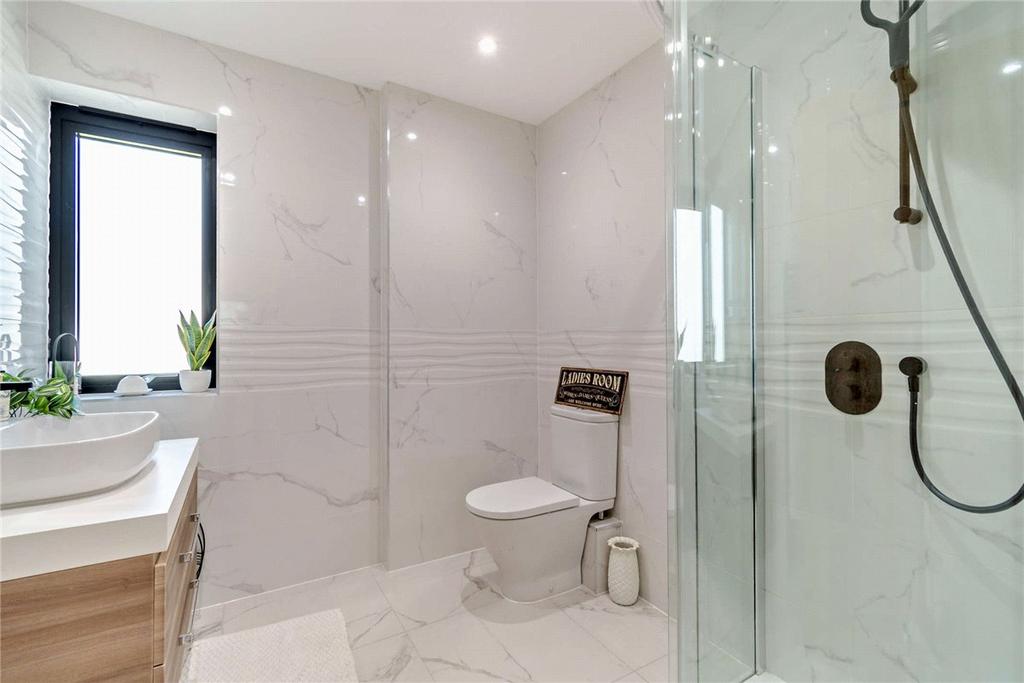 Main Bathroom