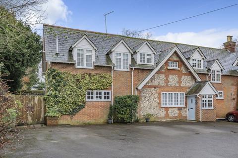 Hall Lodge Bishops Sutton Road, Bishops Sutton, Alresford, SO24 0AN