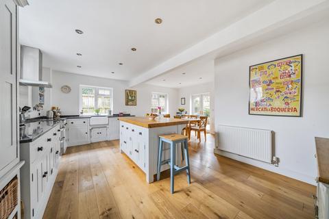 Hall Lodge Bishops Sutton Road, Bishops Sutton, Alresford, SO24 0AN