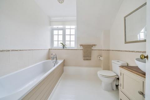 Hall Lodge Bishops Sutton Road, Bishops Sutton, Alresford, SO24 0AN
