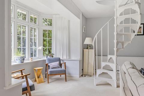 Hall Lodge Bishops Sutton Road, Bishops Sutton, Alresford, SO24 0AN