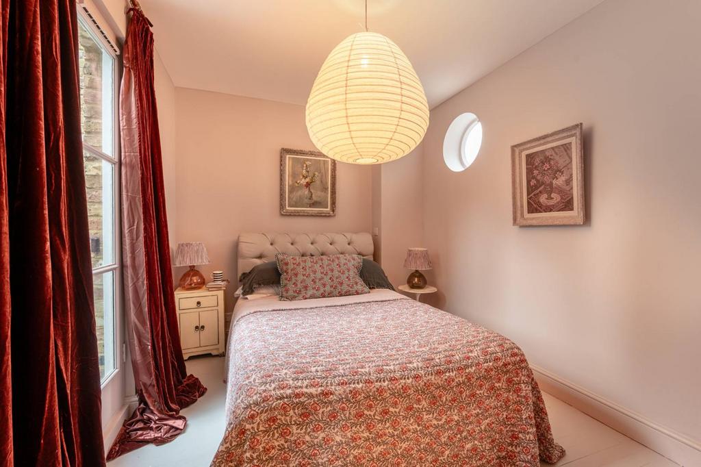 Westbourne Park Villas, Notting Hill, London, W2 1 bed flat for sale £700,000