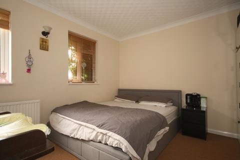 2 bedroom terraced house to rent - Woking GU21