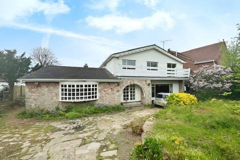 4 bedroom detached house for sale, Meliden Road, Prestatyn, Denbighshire LL19 8RH