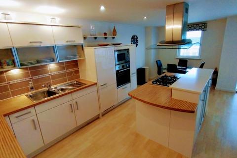 2 bedroom flat to rent, Queens Highlands, West End, Aberdeen, AB15