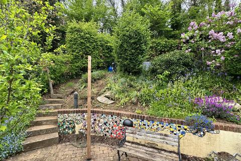 37 Cliffe Road, Godalming, GU7 2JX
