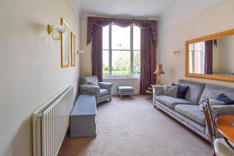2 bedroom apartment to rent, Farnborough, Farnborough GU14