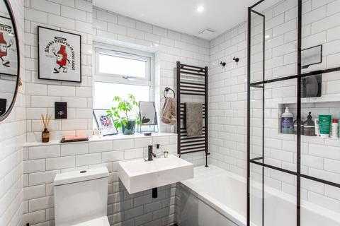 16 Grand Walk, Mile End, London, E1 4PJ