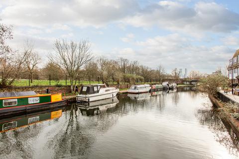 16 Grand Walk, Mile End, London, E1 4PJ