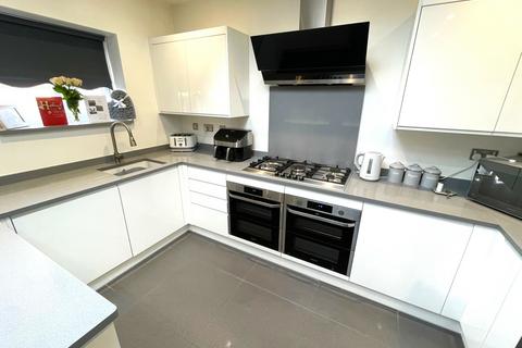 76 Crowlands Avenue, Romford, RM7 9HX