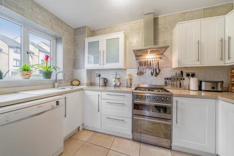 6 Tree View Close, London, SE19 2QT