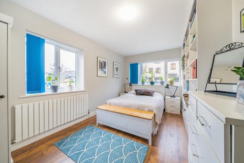 6 Tree View Close, London, SE19 2QT