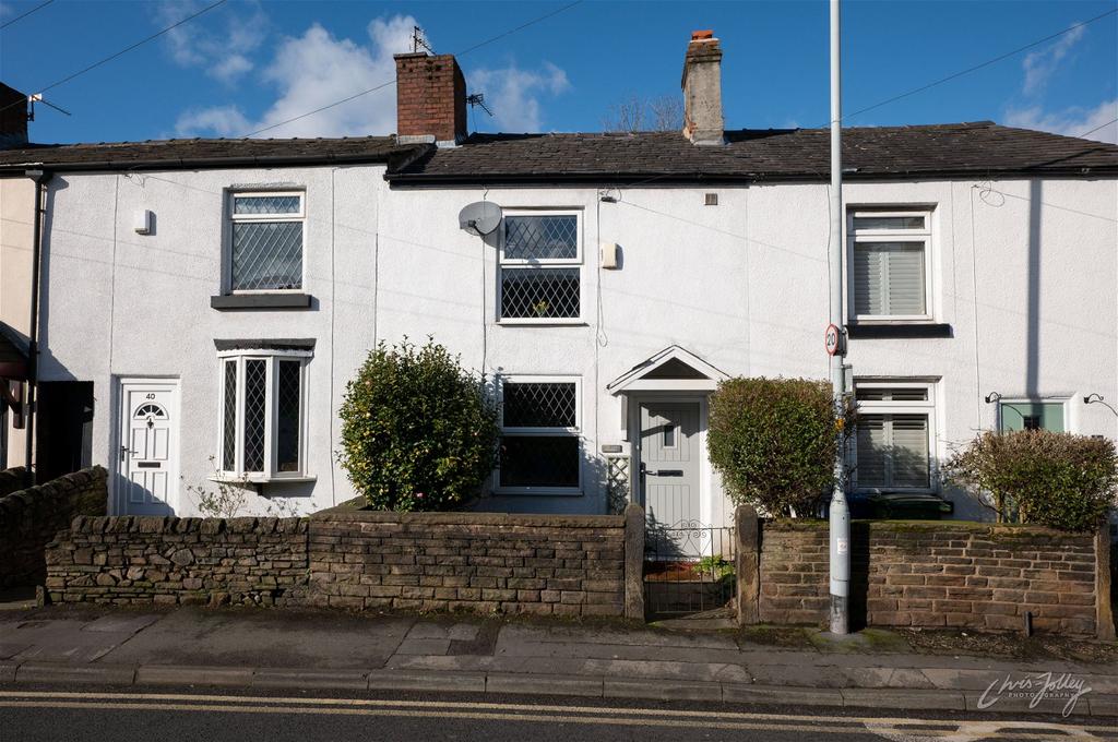 Chester Road, Hazel Grove, Stockport SK7 5NU 2 bed terraced house for