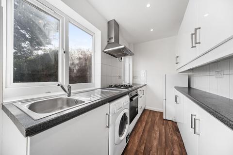 3 bedroom semi-detached house to rent, Leeds LS15