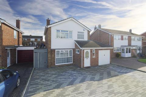 4 bedroom detached house for sale, Churchill Way, Faversham
