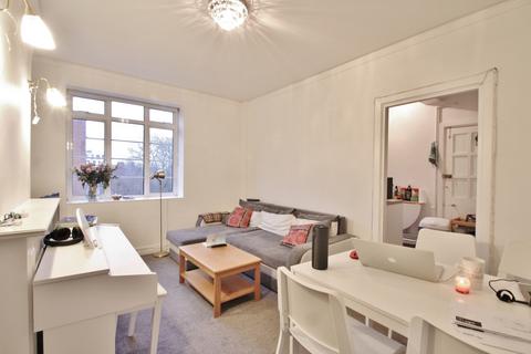 2 bedroom flat for sale, Latymer Court, Hammermsith Road, Hammersmith, W6