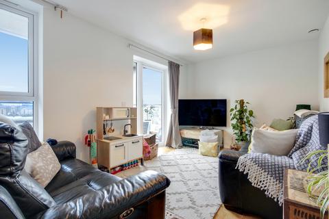 2 bedroom flat for sale, Hammond Court, Isle of Dogs E14