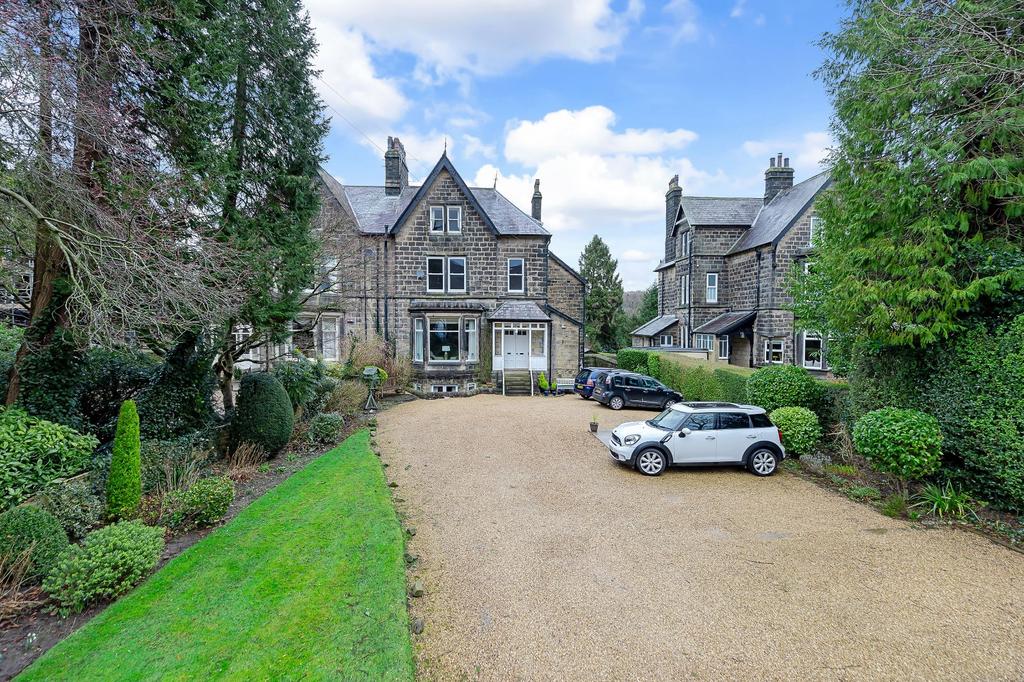 Skipton Road, Ilkley, West Yorkshire, LS29 2 bed flat £350,000