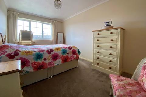 14 Hanover Close, Walmer, Deal, CT14 7LA