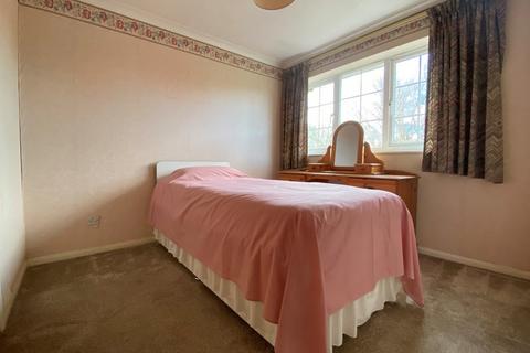 14 Hanover Close, Walmer, Deal, CT14 7LA