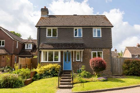 31 Medway Drive, Forest Row, RH18 5NU