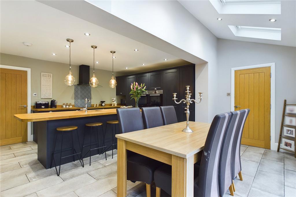 Kitchen Dining Area