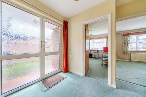 33 Commonfields, West End, Woking, GU24 9JA