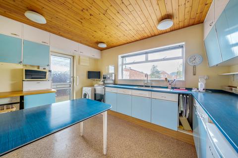 33 Commonfields, West End, Woking, GU24 9JA